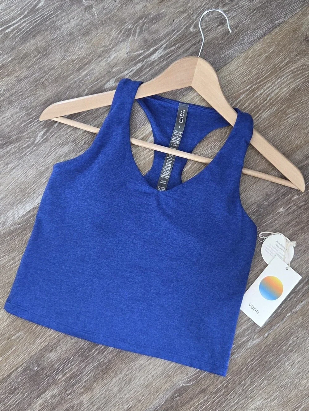 Vuori Halo Performance Crop Top Tank 2.0 Copenhagen NWT Racerback HTF PRICE FIRM - Picture 3 of 9